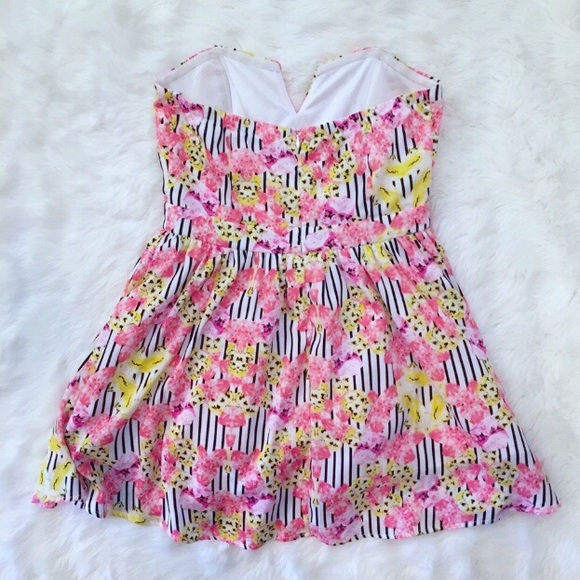 AKIRA Strapless Sweetheart Neckline Mini Dress - Picture 2 of 7